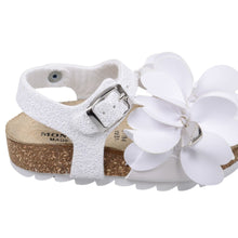 Load image into Gallery viewer, White Flower Sandals
