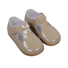 Load image into Gallery viewer, Beige Patent Shoes